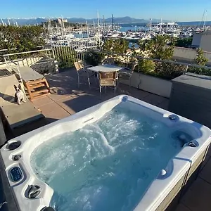 Penthouse Vue Mer Avec Rooftop Et Jacuzzi Prive Antibes